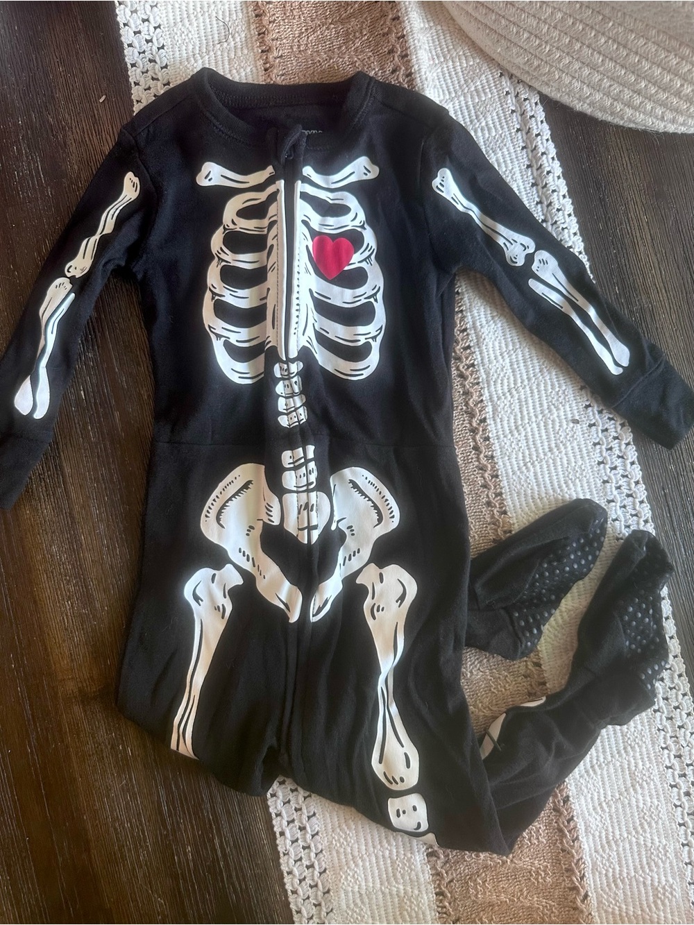 Old Navy Skeleton Footed 2-Way Zipper Onesie with Red Heart Size 12-18M